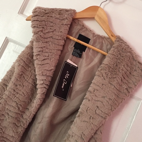fur vest - Picture 2 of 3