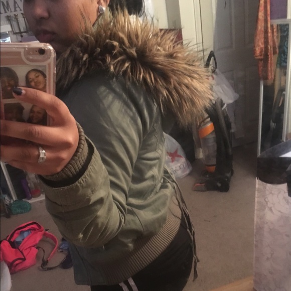 Hollister winter coat! On hold for Miss Rosyln👈🏾
