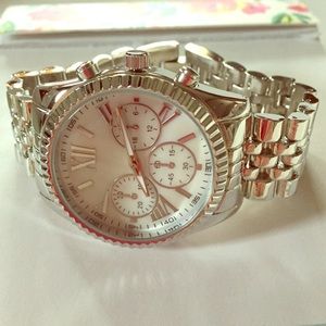 SALE! NWOT! Beautiful silver watch!*
