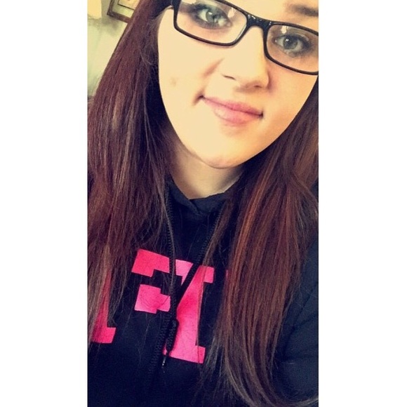 Meet your Posher, Alexus - Picture 1 of 1