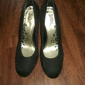 Women's size 10 pumps