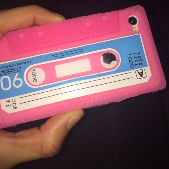 iPhone 4s Cassette Tape Case - Picture 3 of 3
