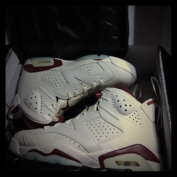 Air Jordan 6 maroon