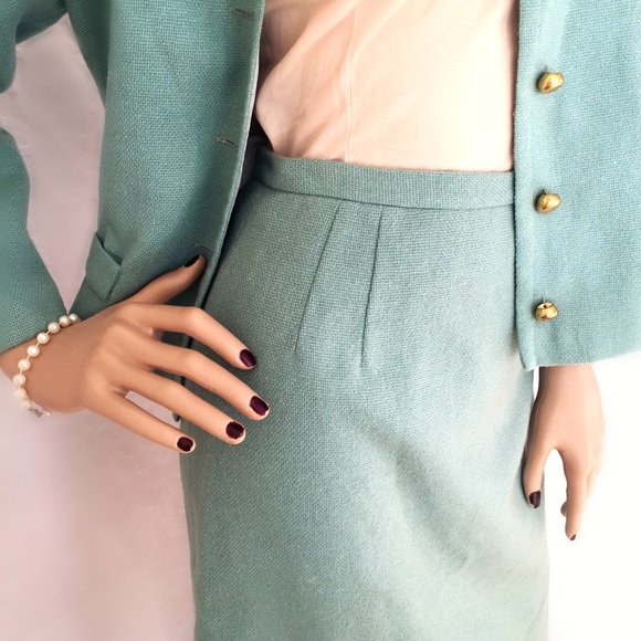 SOLD VINTAGE turquoise jacket and skirt - Picture 2 of 4