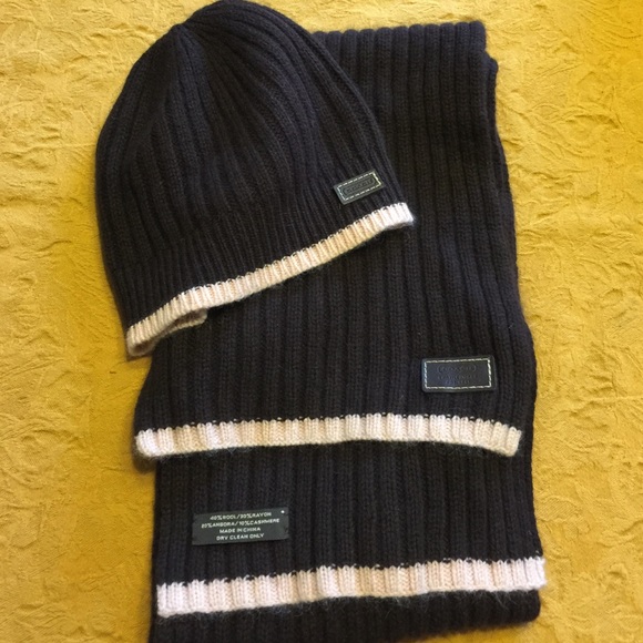 Coach hat and scarf set