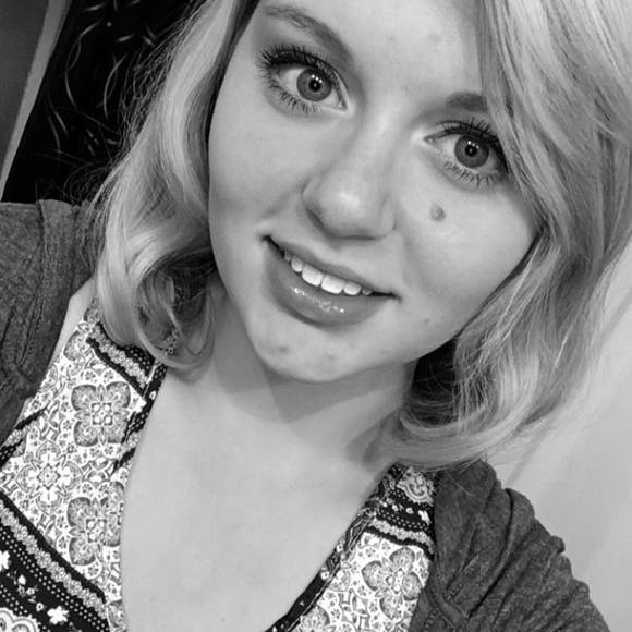 Meet your Posher, Emily marie