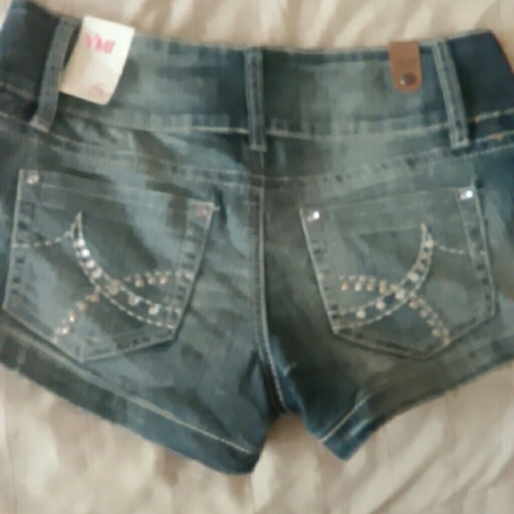 Shorts - Picture 2 of 2