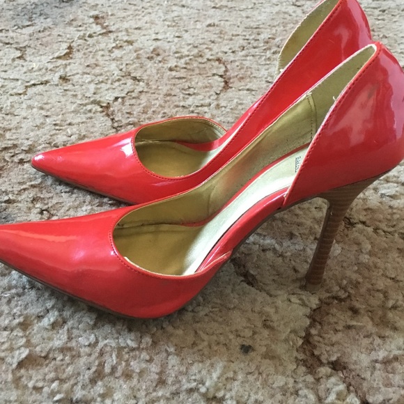 Red pumps - Picture 2 of 4