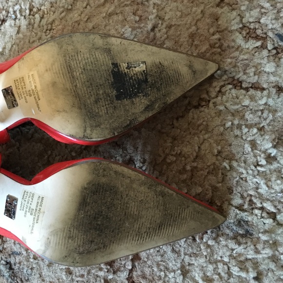 Red pumps - Picture 3 of 4