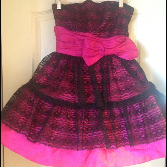Betsey Johnson Pink & black lace Size 0 dress