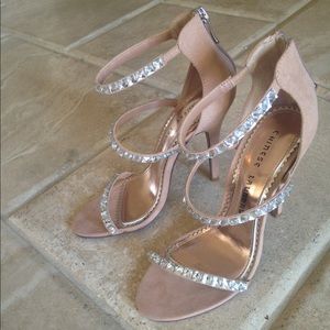 Brand new never worn Rhinestone heels size 7