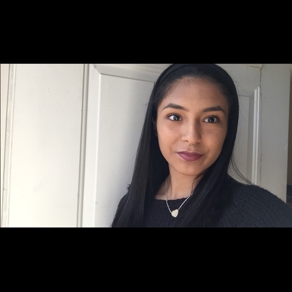 Meet your Posher, Adriana - Picture 1 of 1