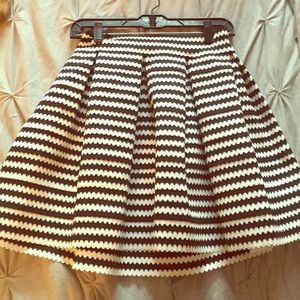 Black and white skirt - Medium