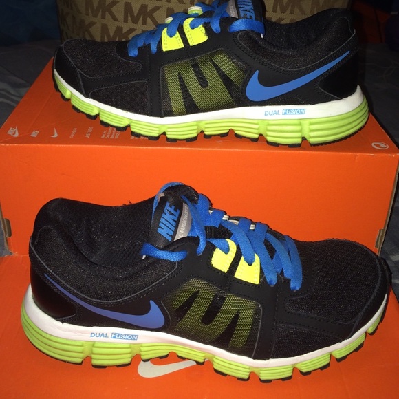 🚨SALE🚨Womens Nike Dual Fusion