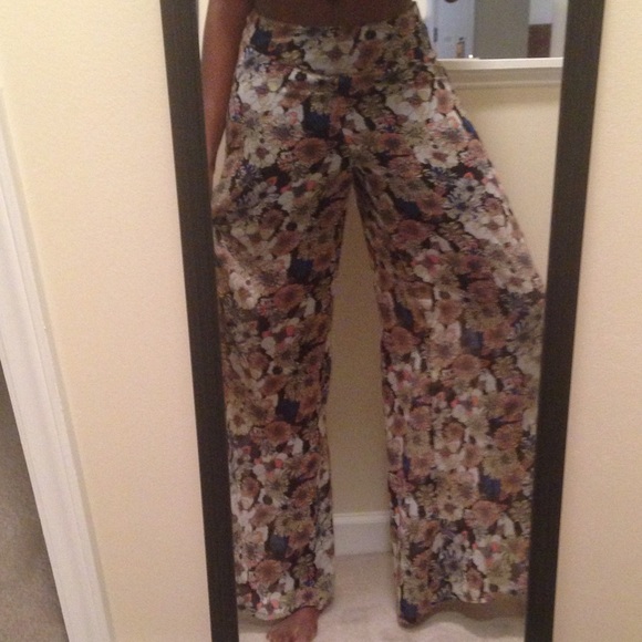Floral wide leg pants