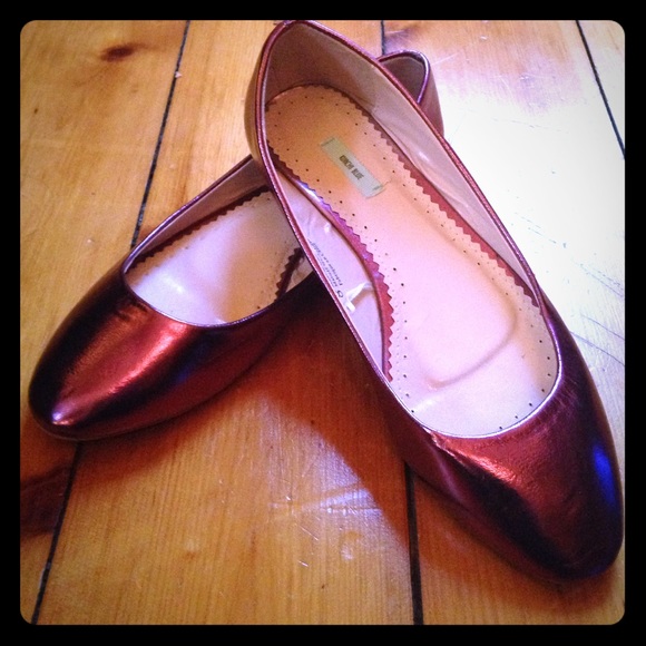 Kimchi Blue metallic flats