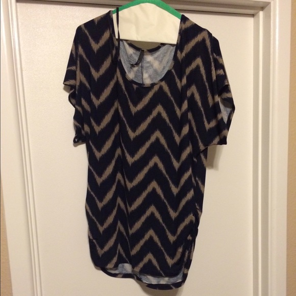 Navy/tan top