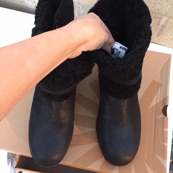 UGG authentic BLAYRE II leather boots Sz 9.5 new - Picture 2 of 4