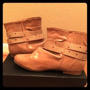 Short booties