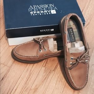 Sperry Topsiders