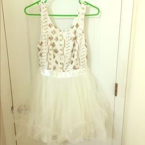 Geo juniors PROM dress size 7/8 WORN ONCE