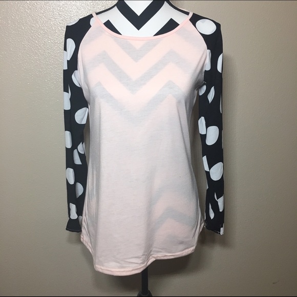 🚫SOLD🚫Sweet Polka Dot Baseball T-Shirt - Picture 2 of 4