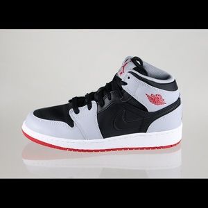 Jordan AJ1 Mid