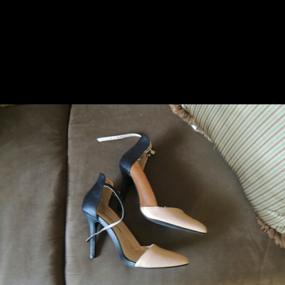 Let's be Neutral Heels