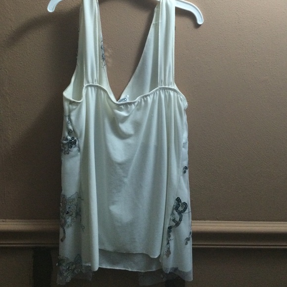 BEAUTIFUL WHITE DRESS SHIRT! - Picture 2 of 2