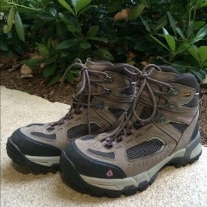 Vasque hiking boots (practically new!)