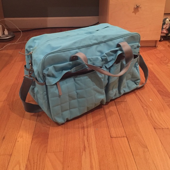 Medium sized duffle bag