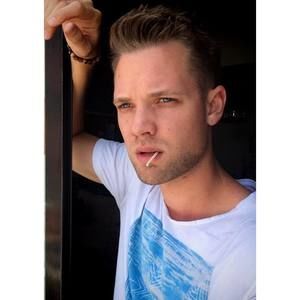 Meet your Posher, Cameron