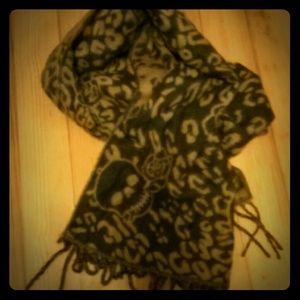 skull & leopard scarf