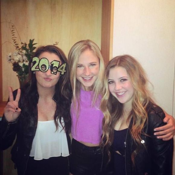 Meet your Posher, Nikki - Picture 1 of 1