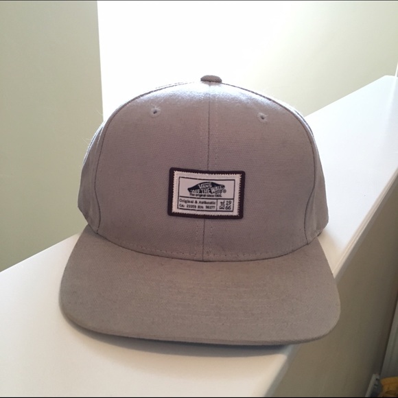 Vans snap back hat Starter