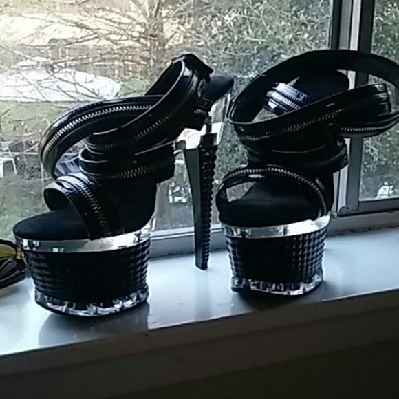 (Like new) Ellie heels