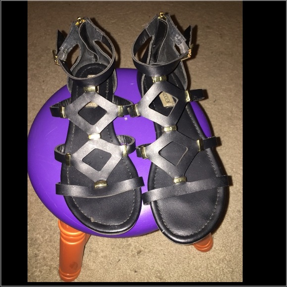steve madden coma leather strappy gladiator flats