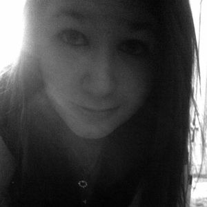 Meet your Posher, Lora