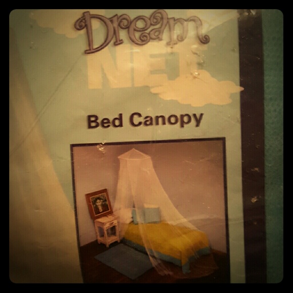 Dream Net Bed Canopy - baby blue