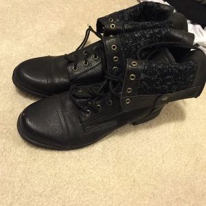 Combat boots