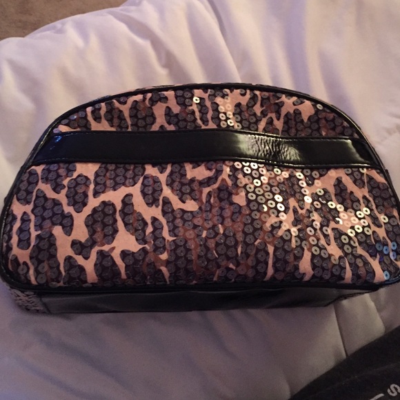 Betsy Johnson Makeup Bag - Picture 3 of 4