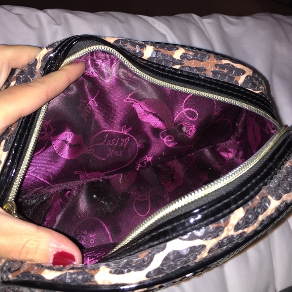 Betsy Johnson Makeup Bag - Picture 4 of 4