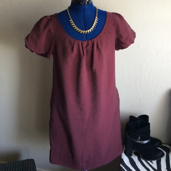 Old Navy Dresses & Skirts - Burgundy dress with side pockets