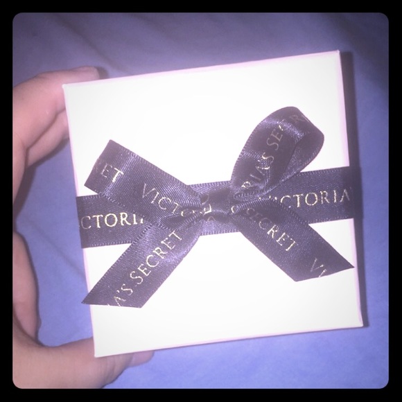 Victoria's Secret earring and bracelet set