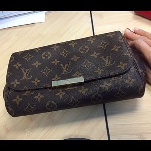 *SOLD* Authentic Louis Vuitton Favorite MM Clutch
