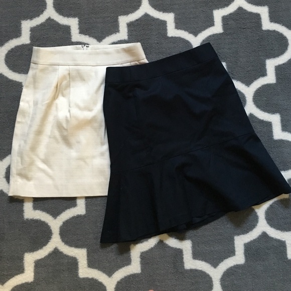 White and navy blue banana republic skirts