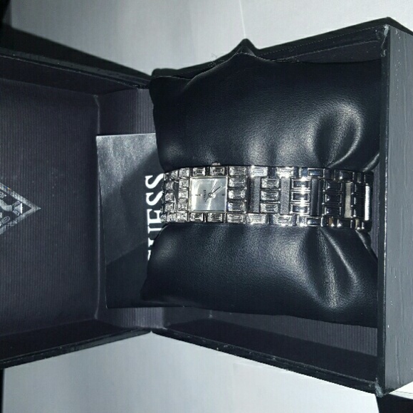 GUESS WATCH