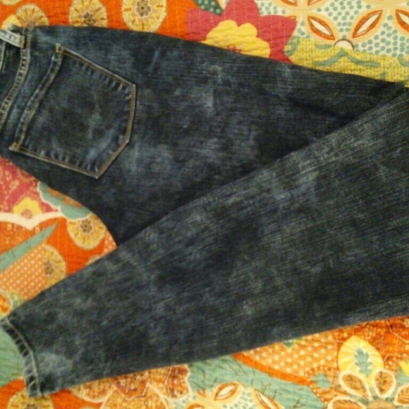 High Waisted Jeans - Picture 2 of 4