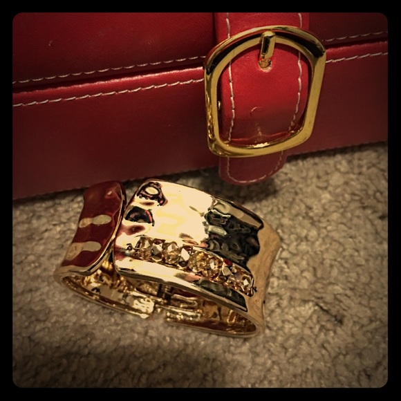 Kenneth kole hand cuff bracelet