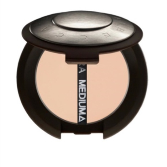 Becca Dual Coverage Compact Concealer: Tahini